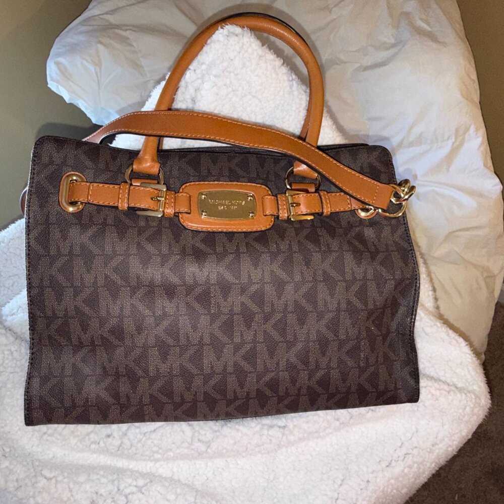 Michael Kors designer monogram leather tote/bag like new